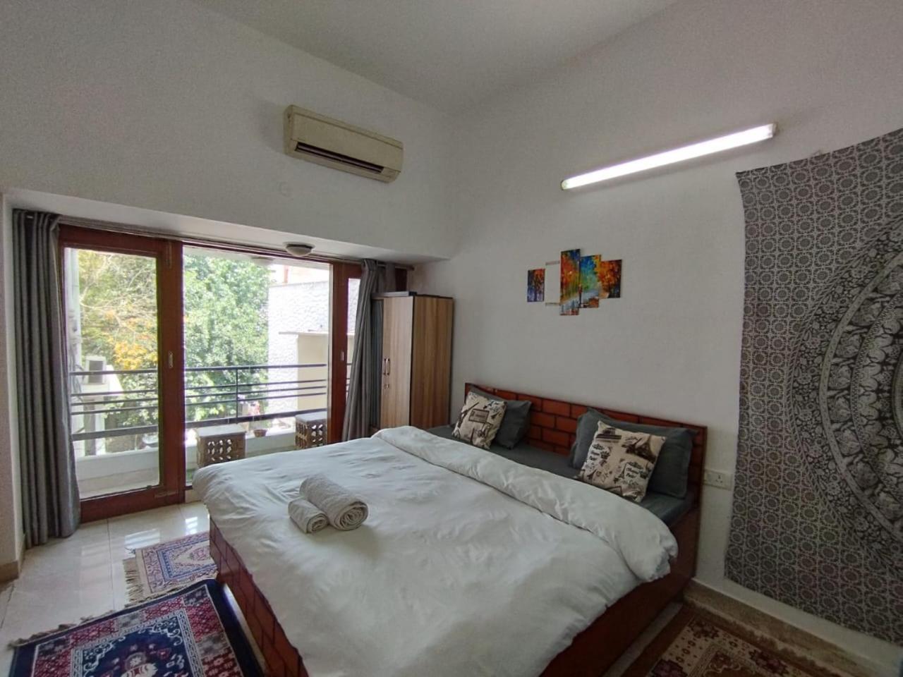 A Sleepy Fox Hostel Yeni Delhi Dış mekan fotoğraf